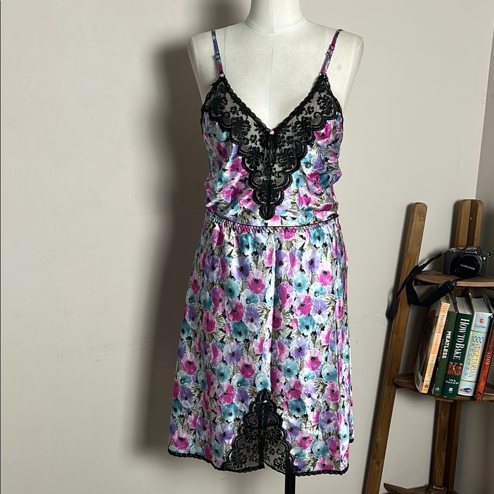 VTG Chantilly Maidenform Floral satin Lace Trim Set Chemise